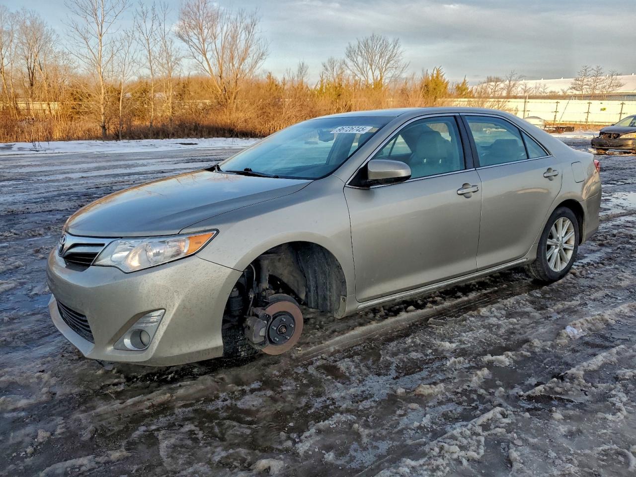 2013 TOYOTA CAMRY