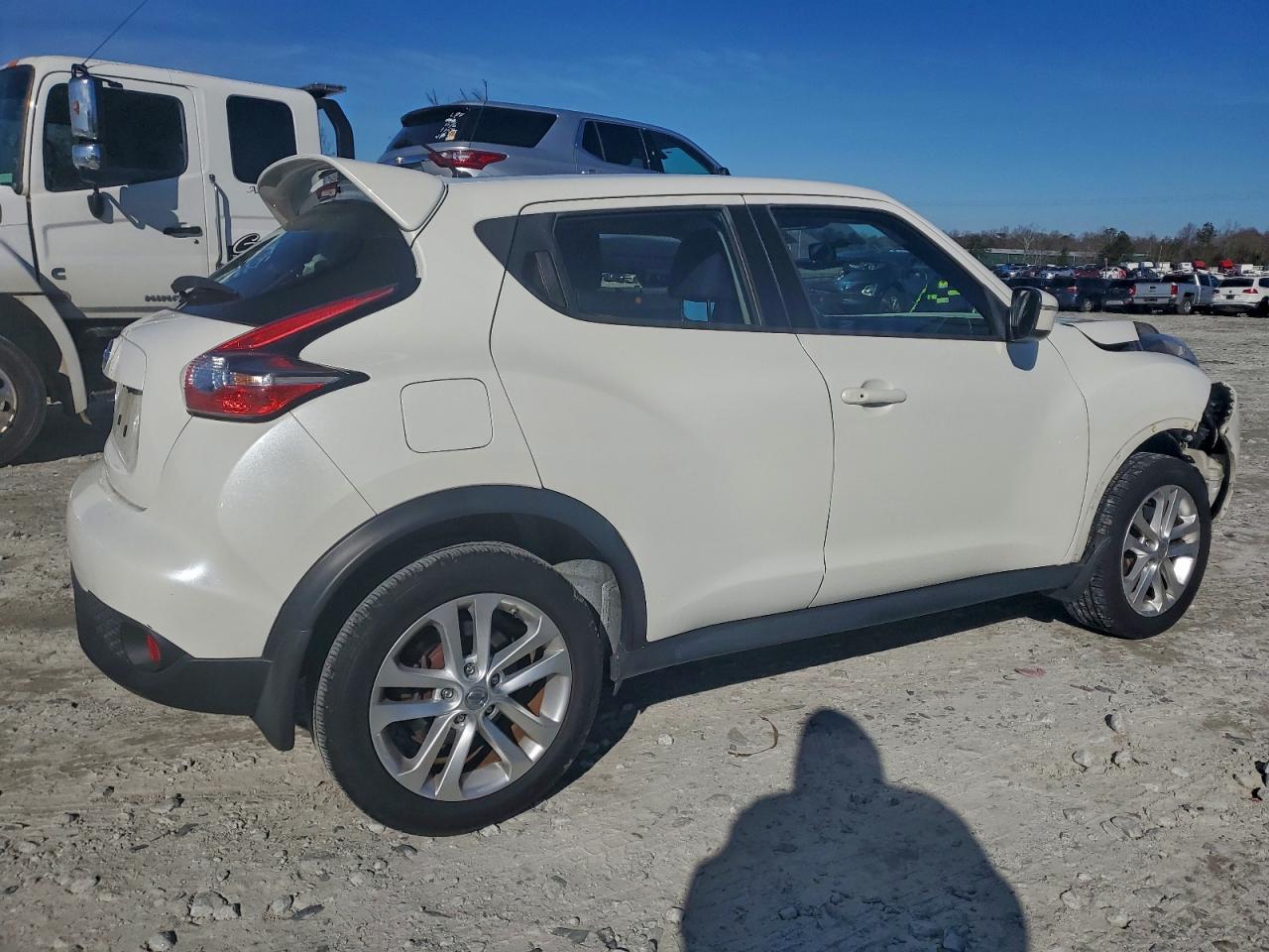 2015 NISSAN JUKE S photo 3