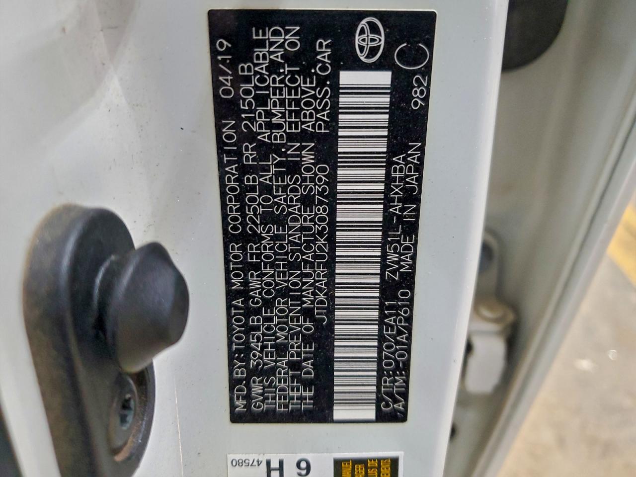 2019 TOYOTA PRIUS photo 12