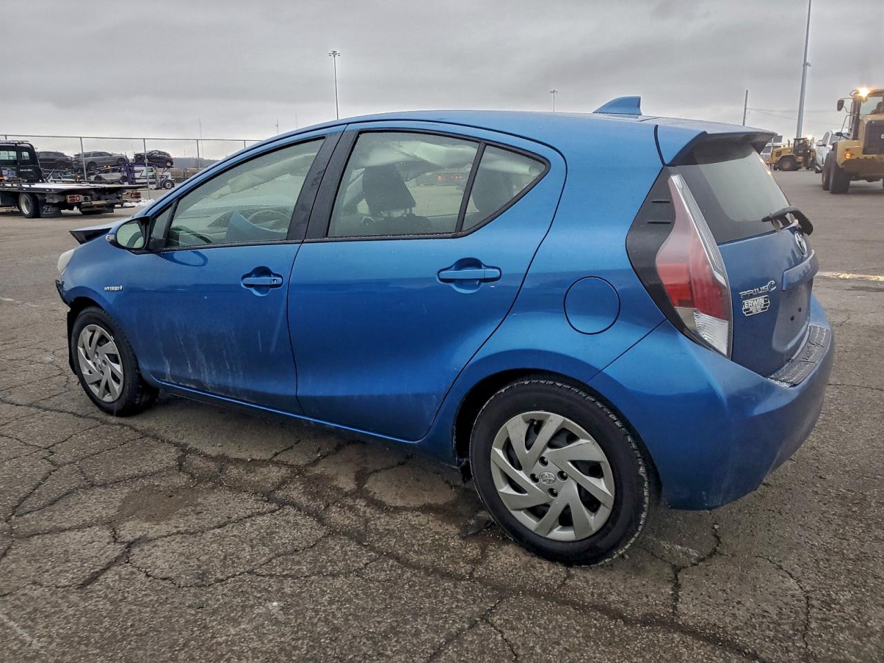 2015 TOYOTA PRIUS C photo 2