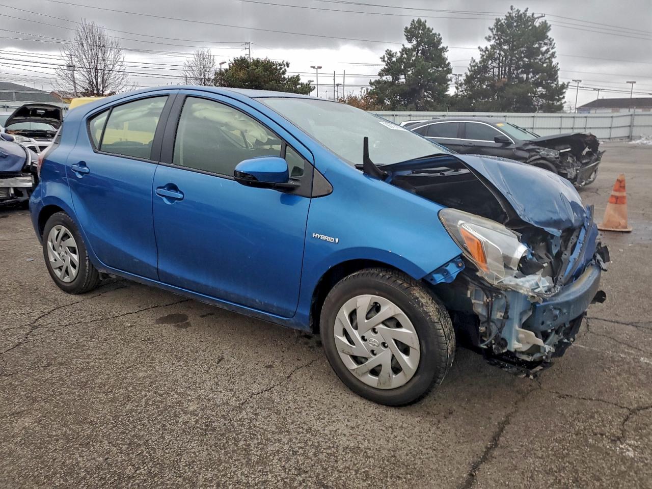 2015 TOYOTA PRIUS C photo 4