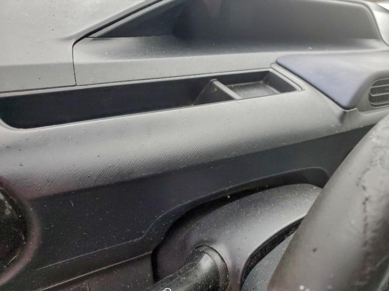 2015 TOYOTA PRIUS C photo 9