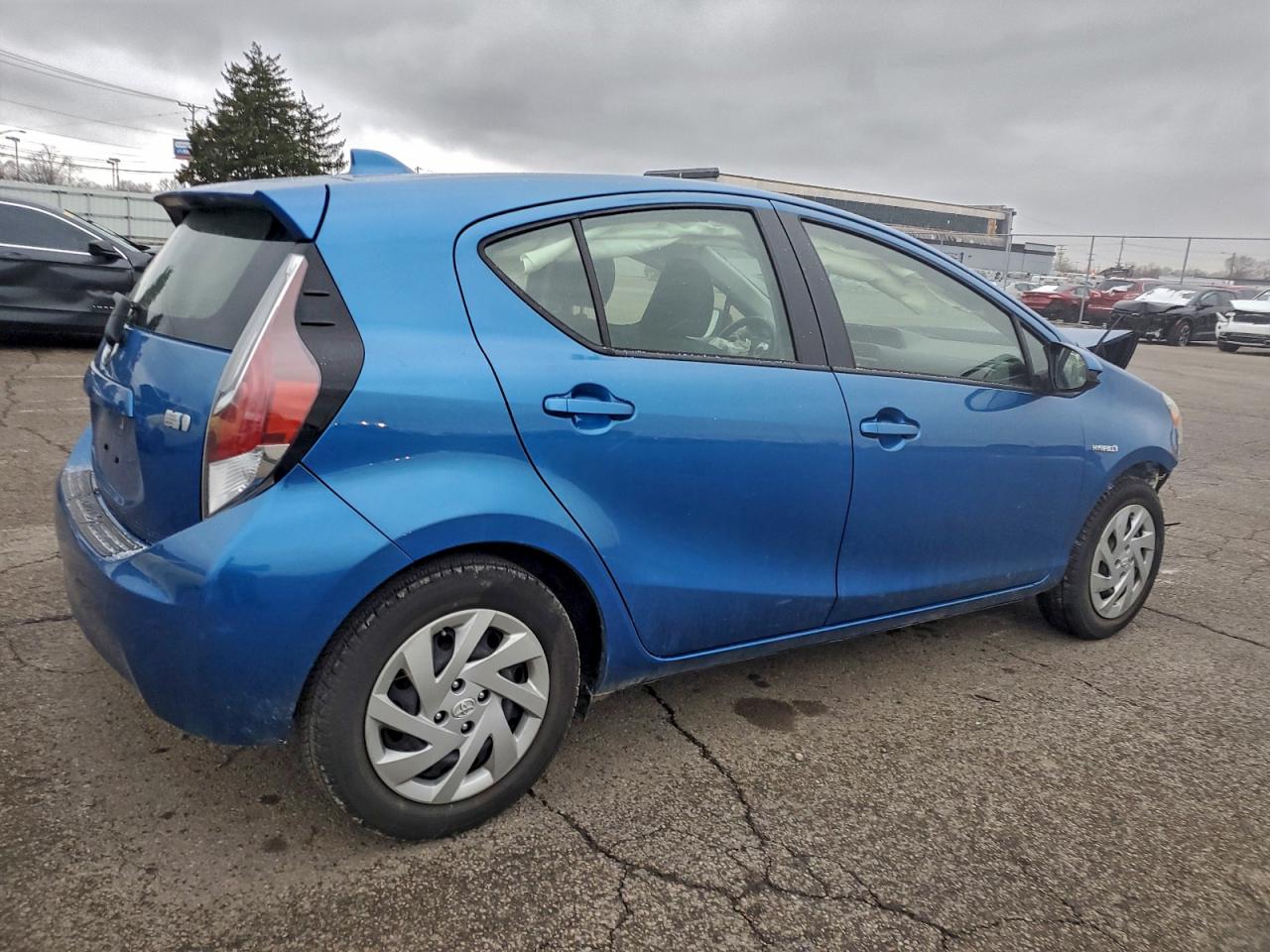 2015 TOYOTA PRIUS C photo 3