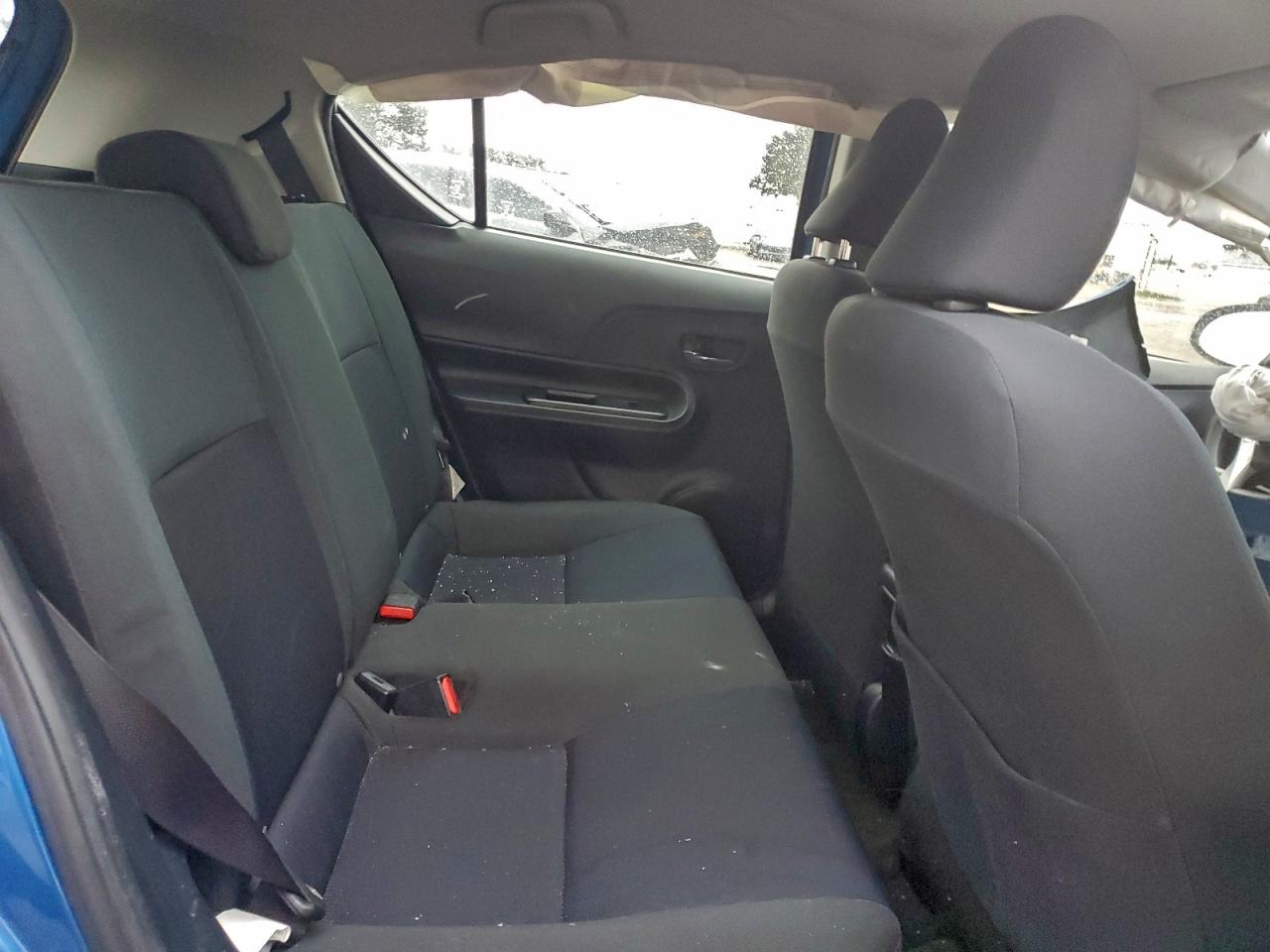 2015 TOYOTA PRIUS C photo 10