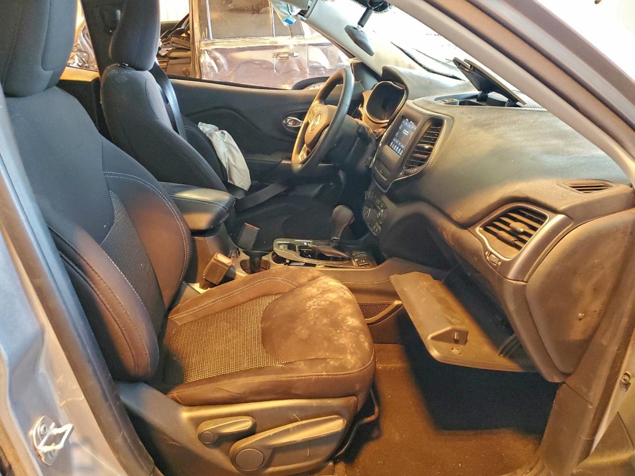 2019 JEEP CHEROKEE LATITUDE photo 7