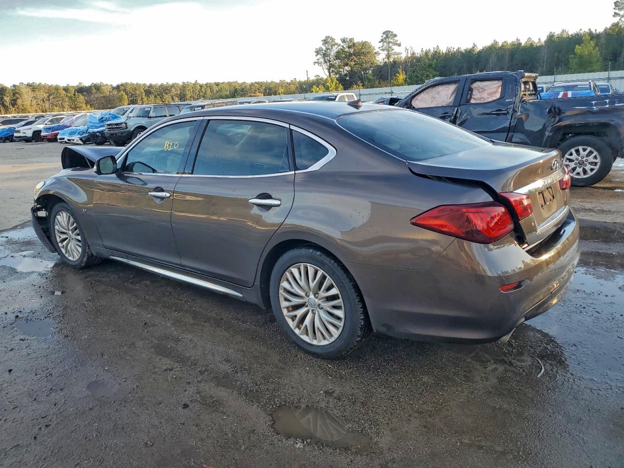 2015 INFINITI Q70L 3.7 photo 2