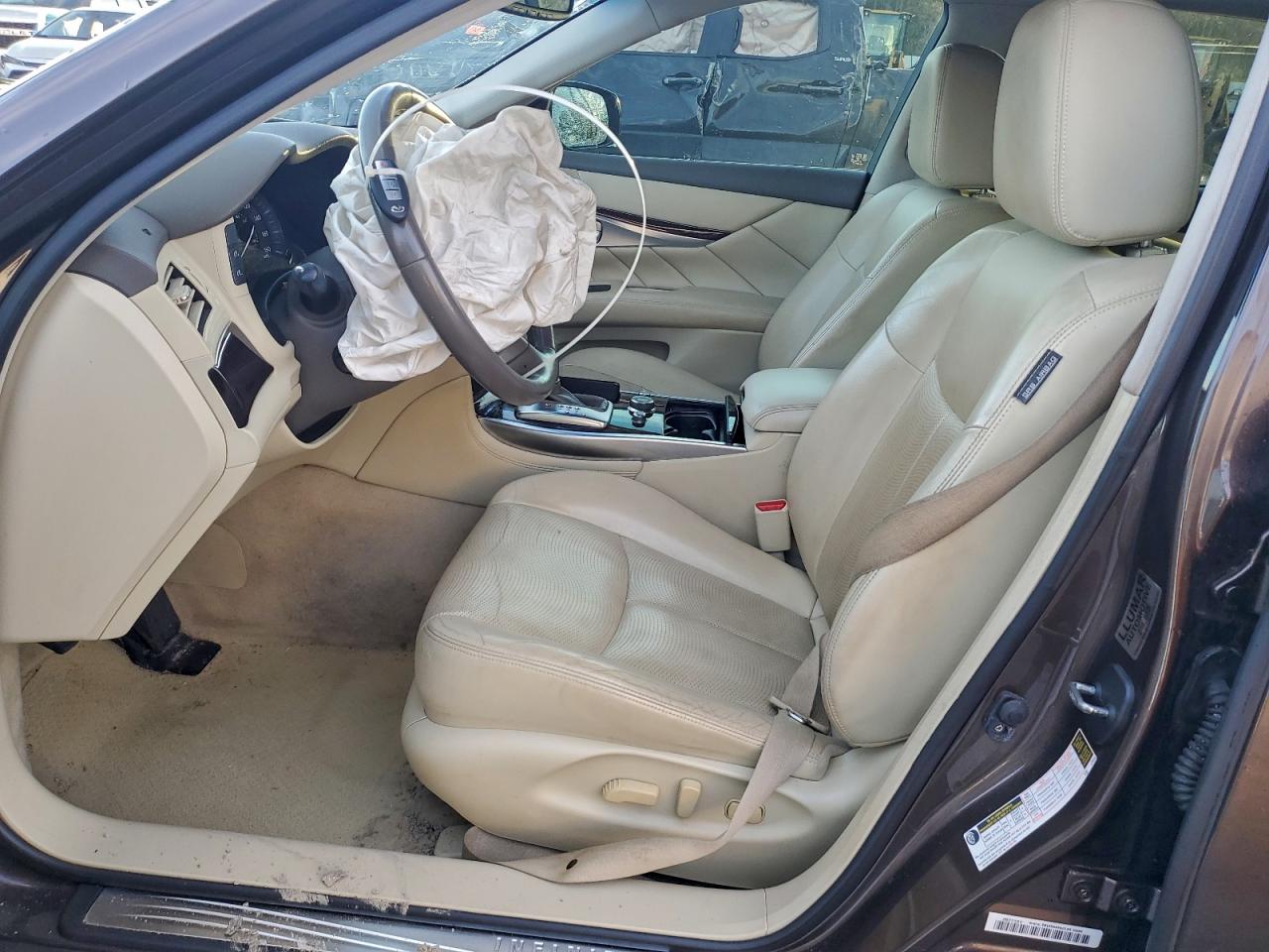 2015 INFINITI Q70L 3.7 photo 7