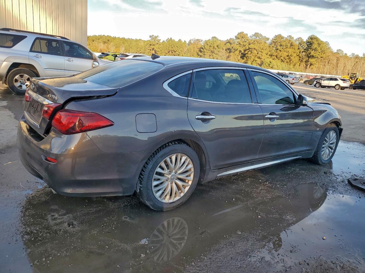 2015 INFINITI Q70L 3.7 photo 3