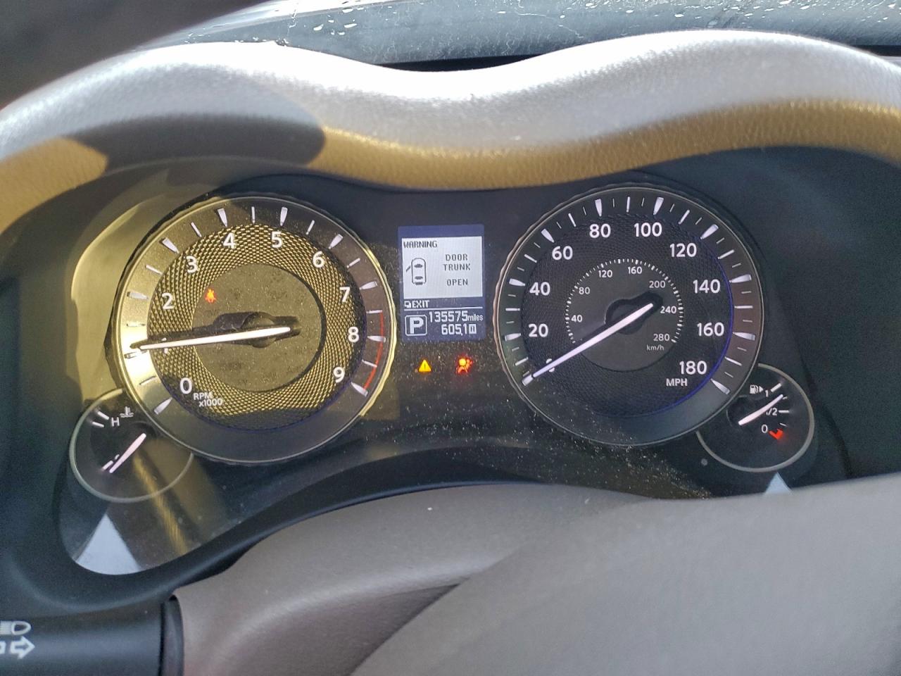 2015 INFINITI Q70L 3.7 photo 9