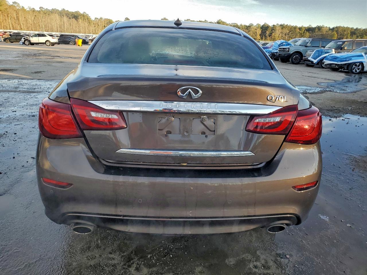 2015 INFINITI Q70L 3.7 photo 6