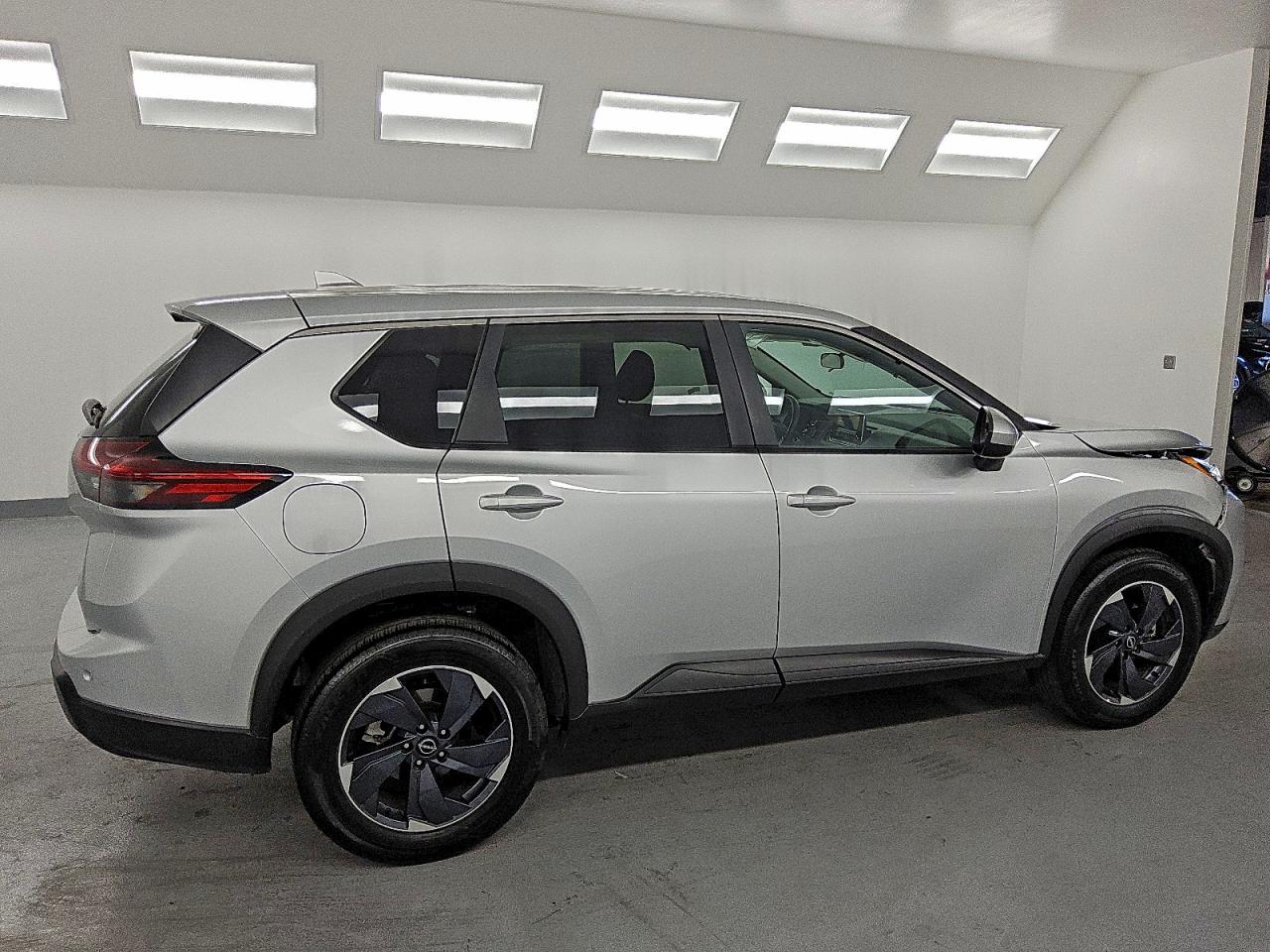 2025 NISSAN ROGUE SV photo 3