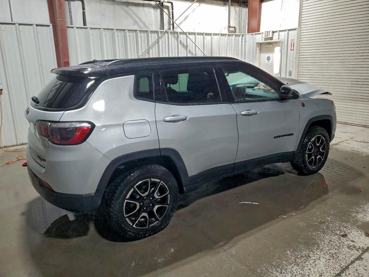 2025 JEEP COMPASS TRAILHAWK photo 3