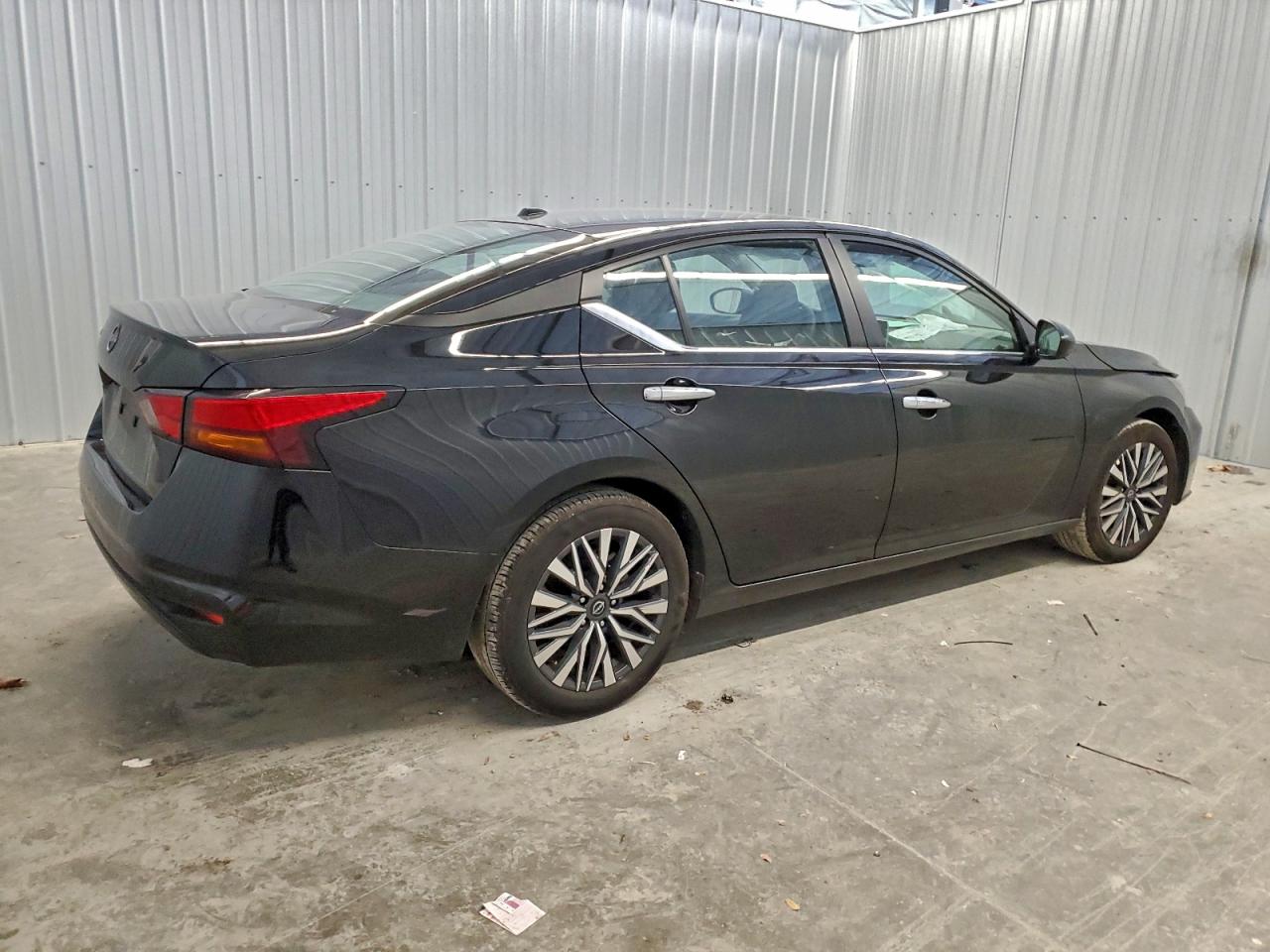 2025 NISSAN ALTIMA SV photo 3