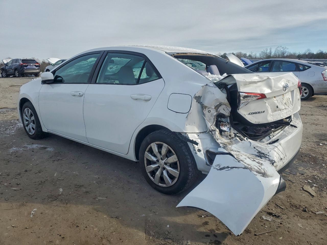 2016 TOYOTA COROLLA L photo 2