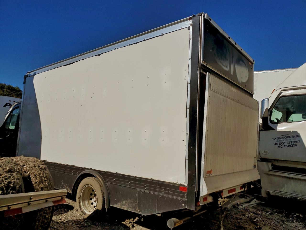 2016 FORD TRANSIT BOX TRUCK photo 3