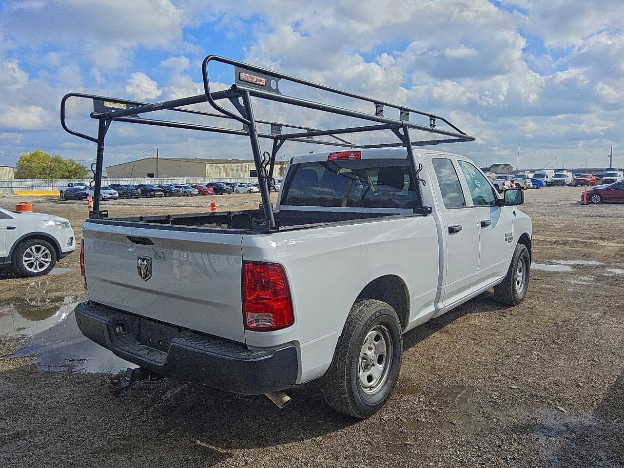 2022 RAM 1500 CLASSIC TRADESMAN photo 3