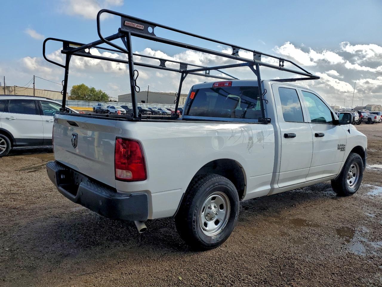 2022 RAM 1500 CLASSIC TRADESMAN photo 3