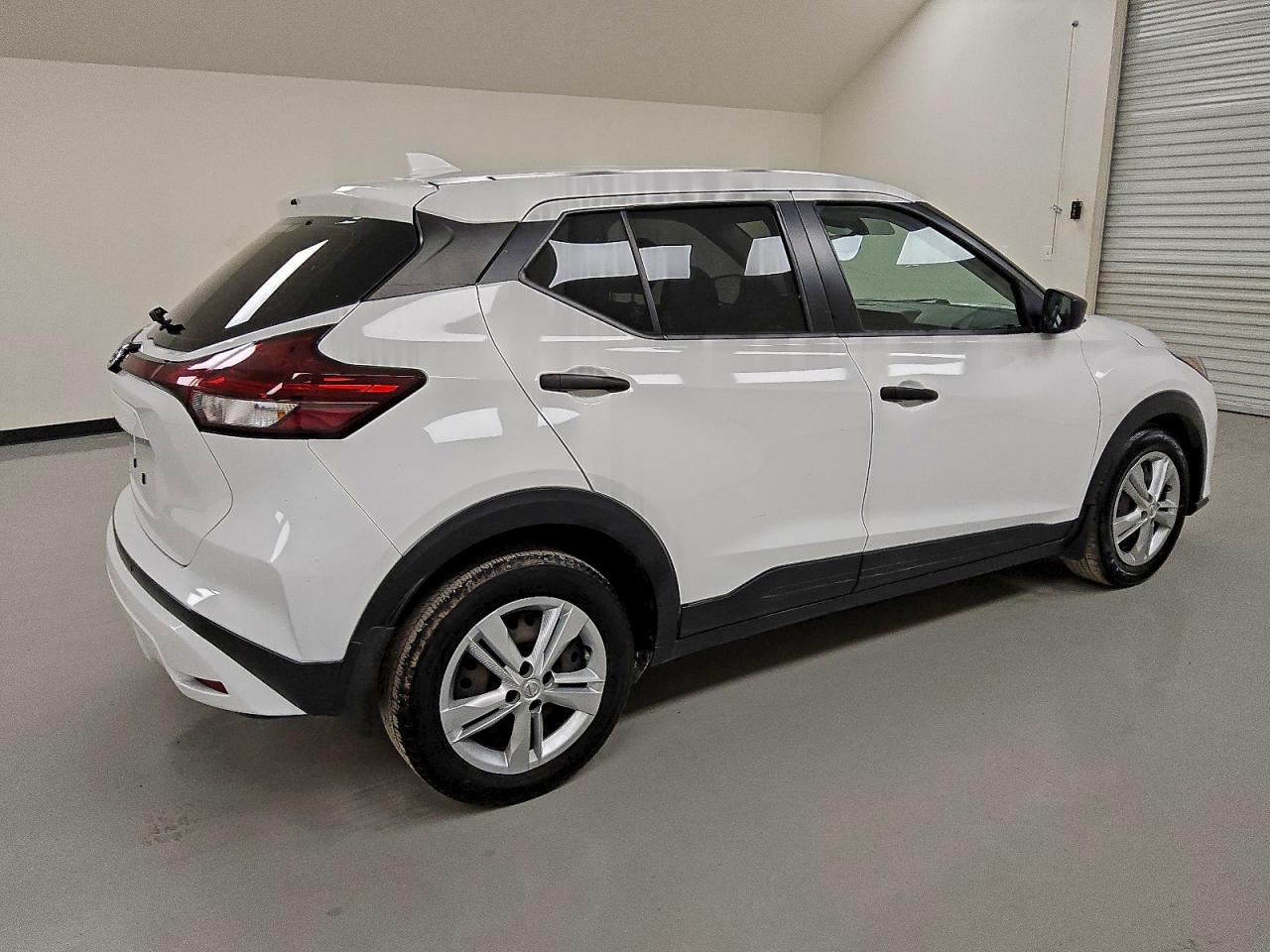 2021 NISSAN KICKS S photo 3