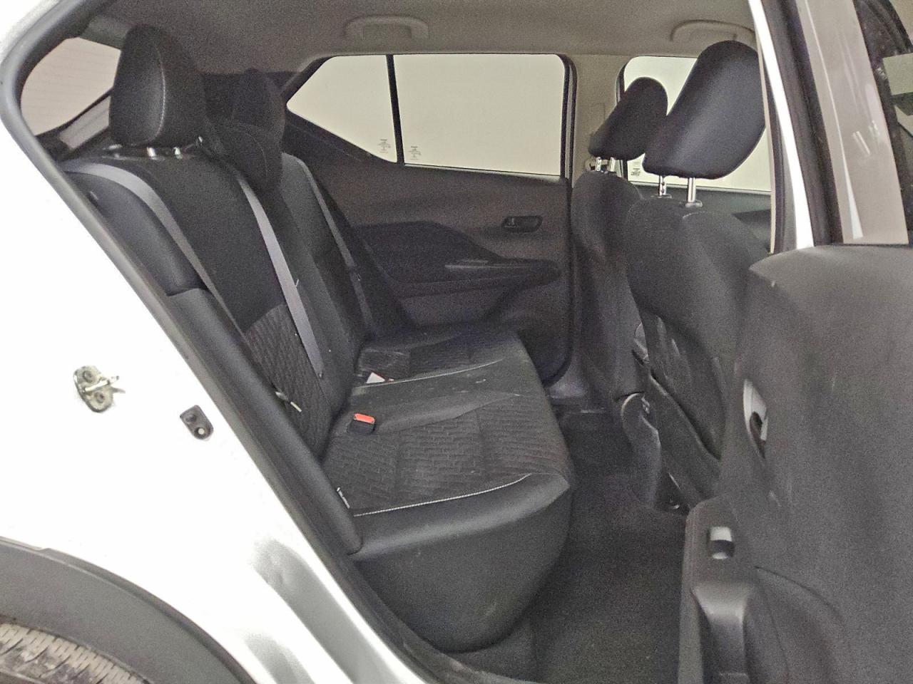 2021 NISSAN KICKS S photo 11