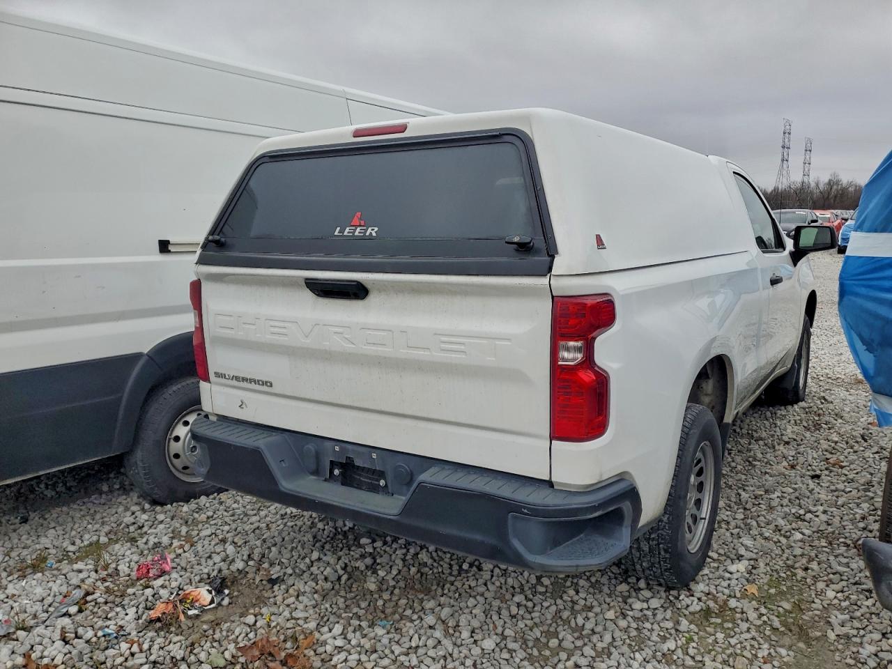 2023 CHEVROLET SILVERADO C1500 photo 3