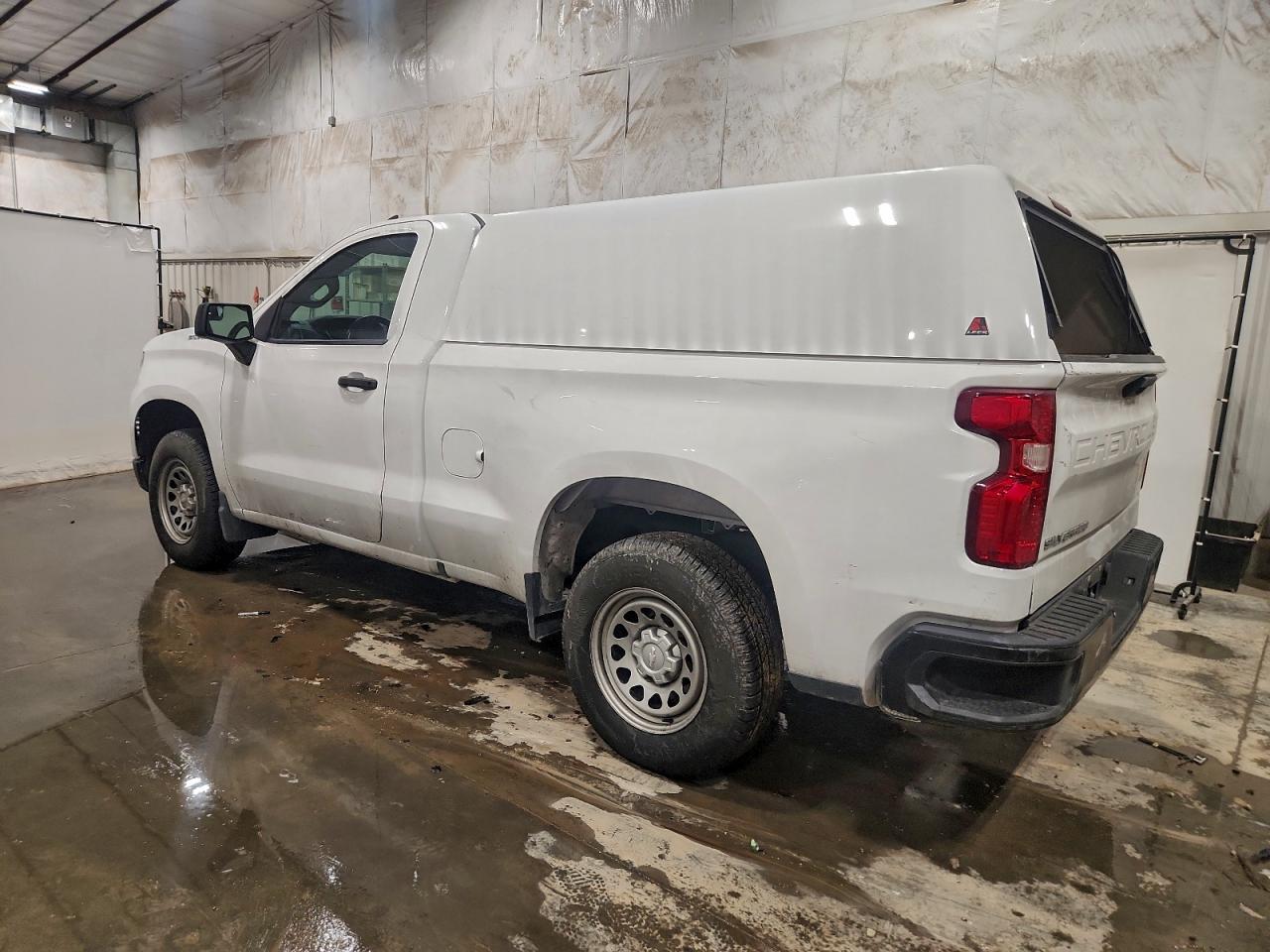 2023 CHEVROLET SILVERADO C1500 photo 2