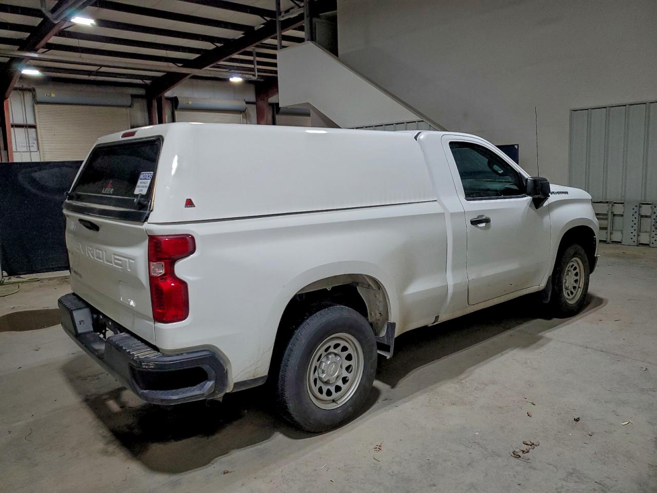2023 CHEVROLET SILVERADO C1500 photo 3