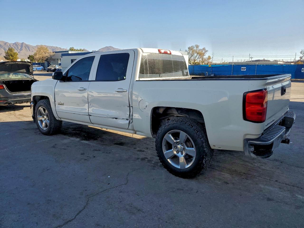 2018 CHEVROLET SILVERADO C1500 LT photo 2
