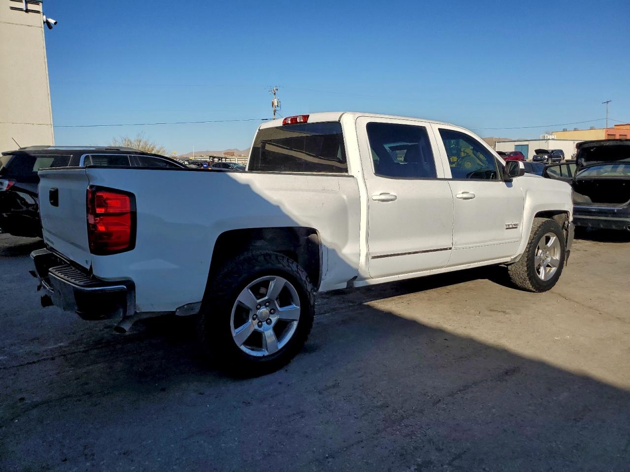2018 CHEVROLET SILVERADO C1500 LT photo 3