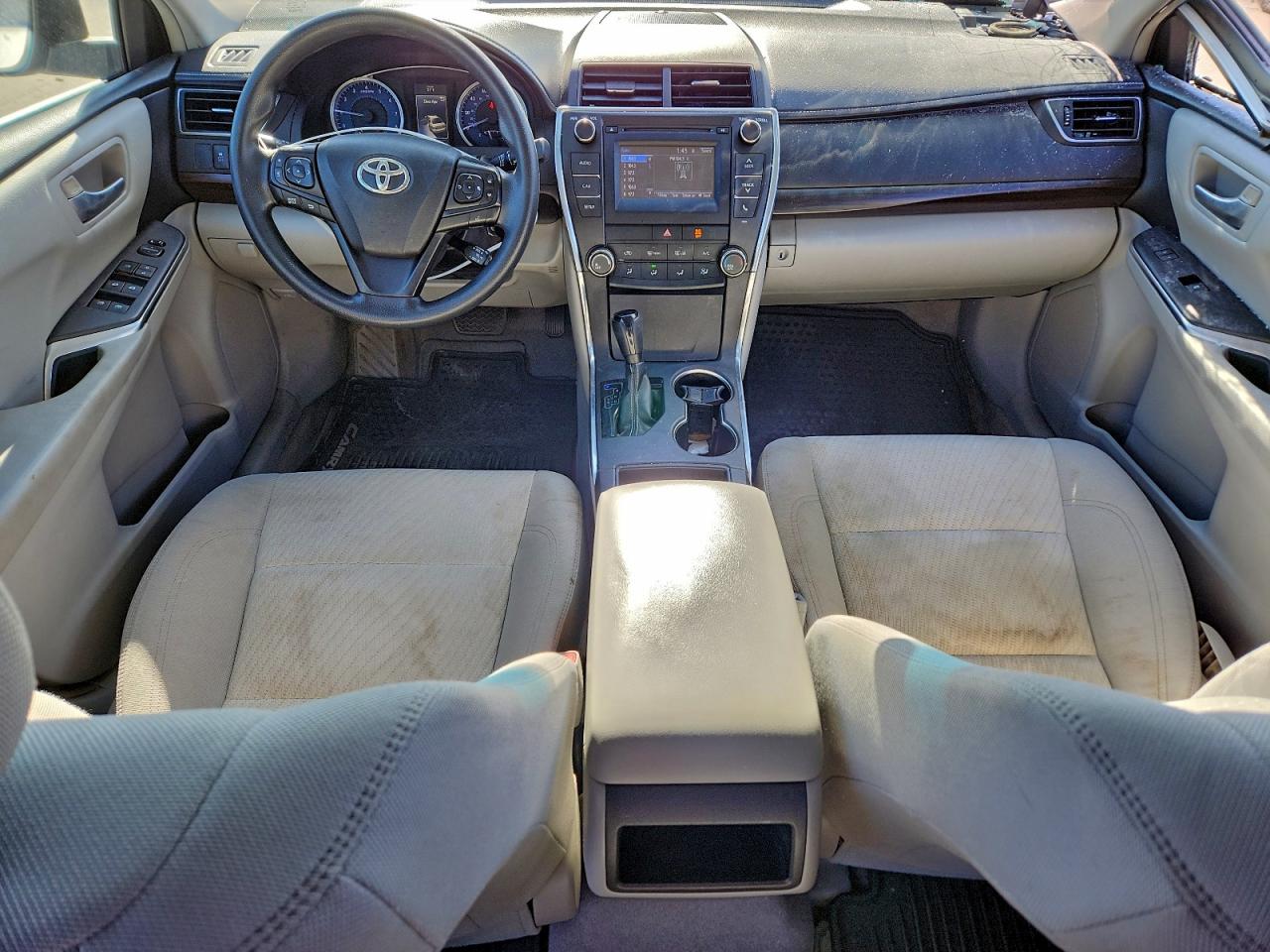 2016 TOYOTA CAMRY LE photo 8