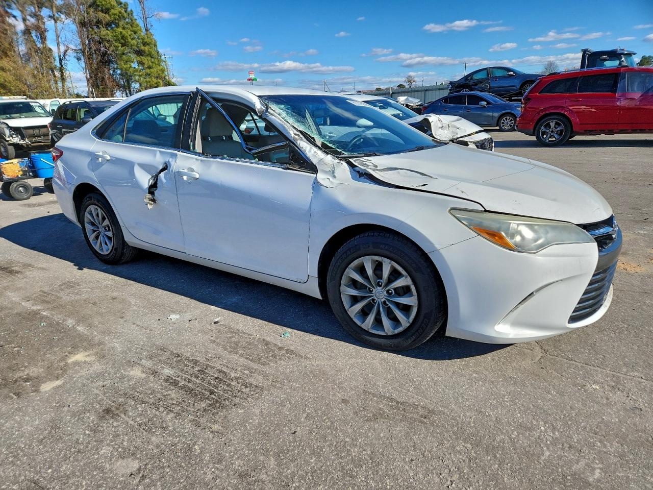 2016 TOYOTA CAMRY LE photo 4