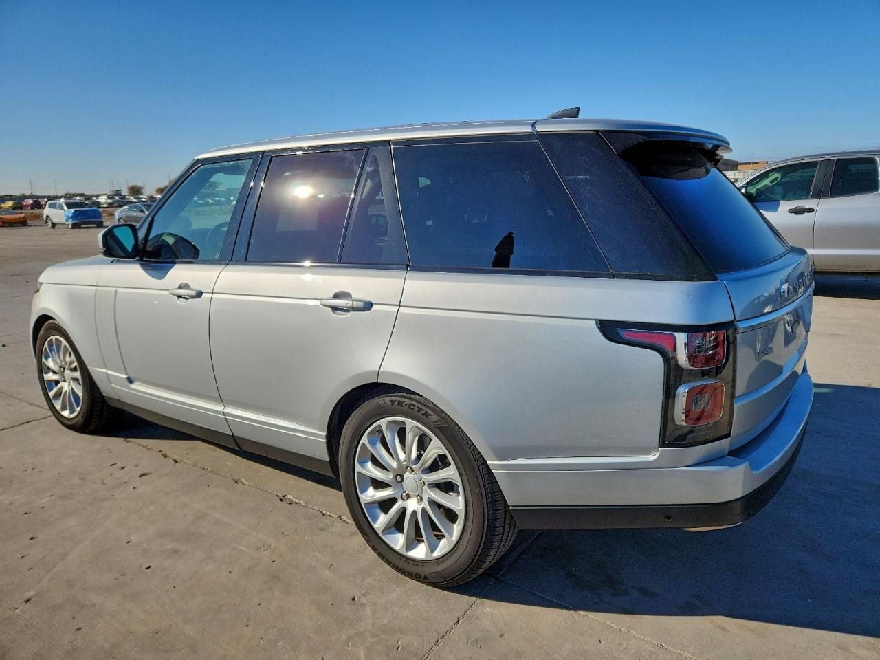 2018 LAND ROVER RANGE ROVER HSE photo 2