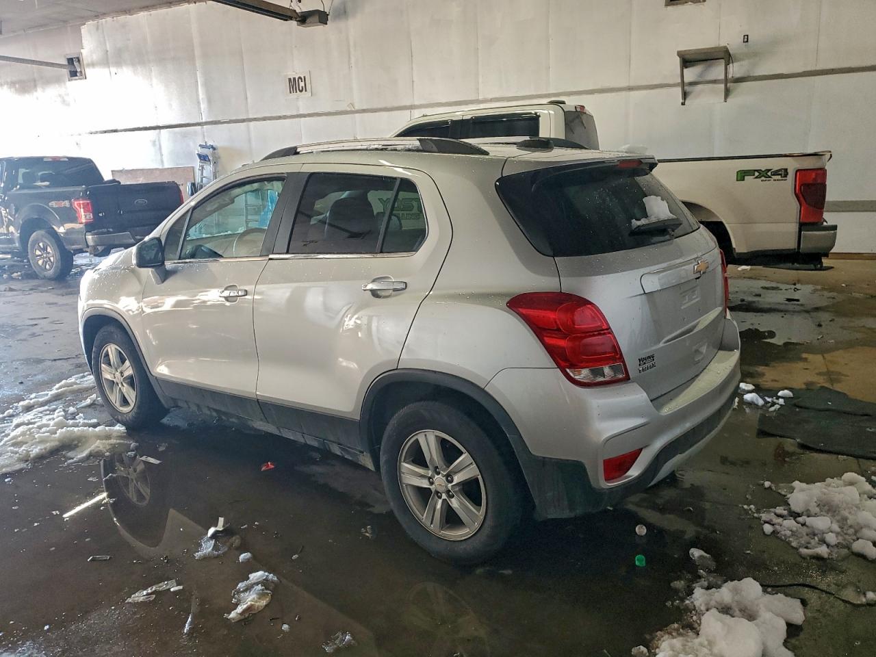 2019 CHEVROLET TRAX 1LT photo 2