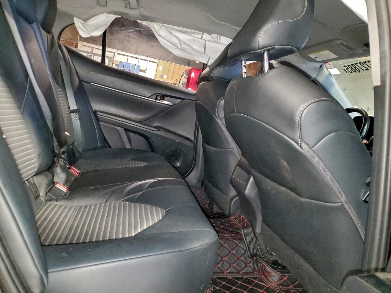 2020 TOYOTA CAMRY SE photo 10