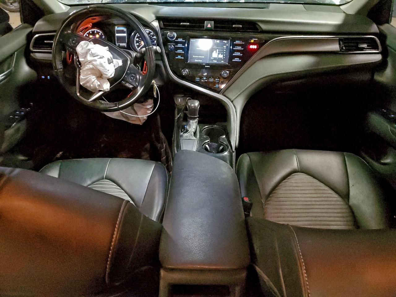2020 TOYOTA CAMRY SE photo 8