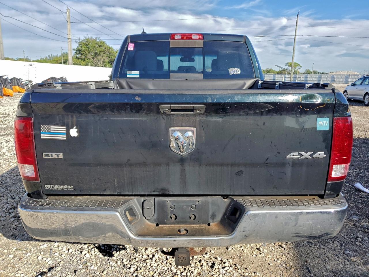 2015 RAM 1500 SLT photo 6
