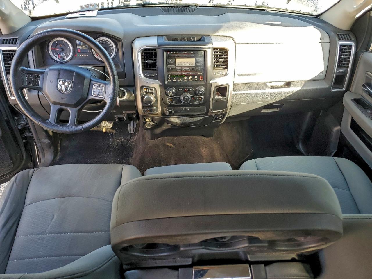 2015 RAM 1500 SLT photo 8