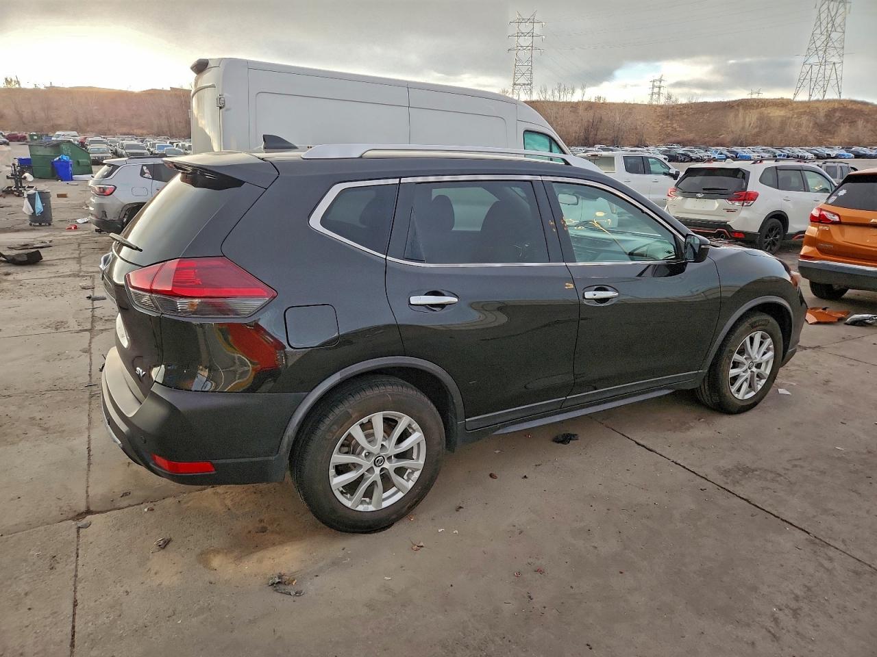 2020 NISSAN ROGUE S photo 3