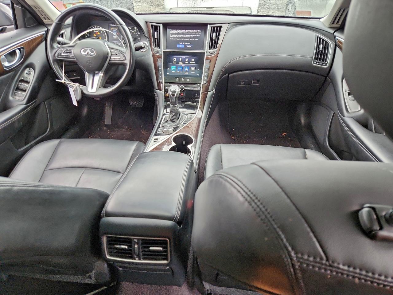 2018 INFINITI Q50 LUXE photo 8