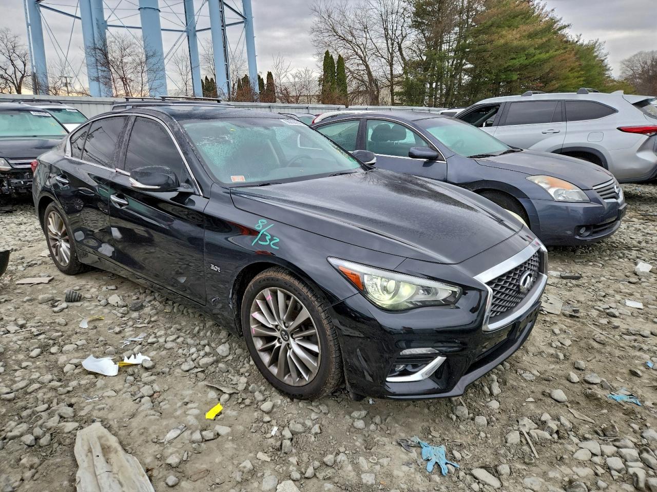 2018 INFINITI Q50 LUXE photo 4