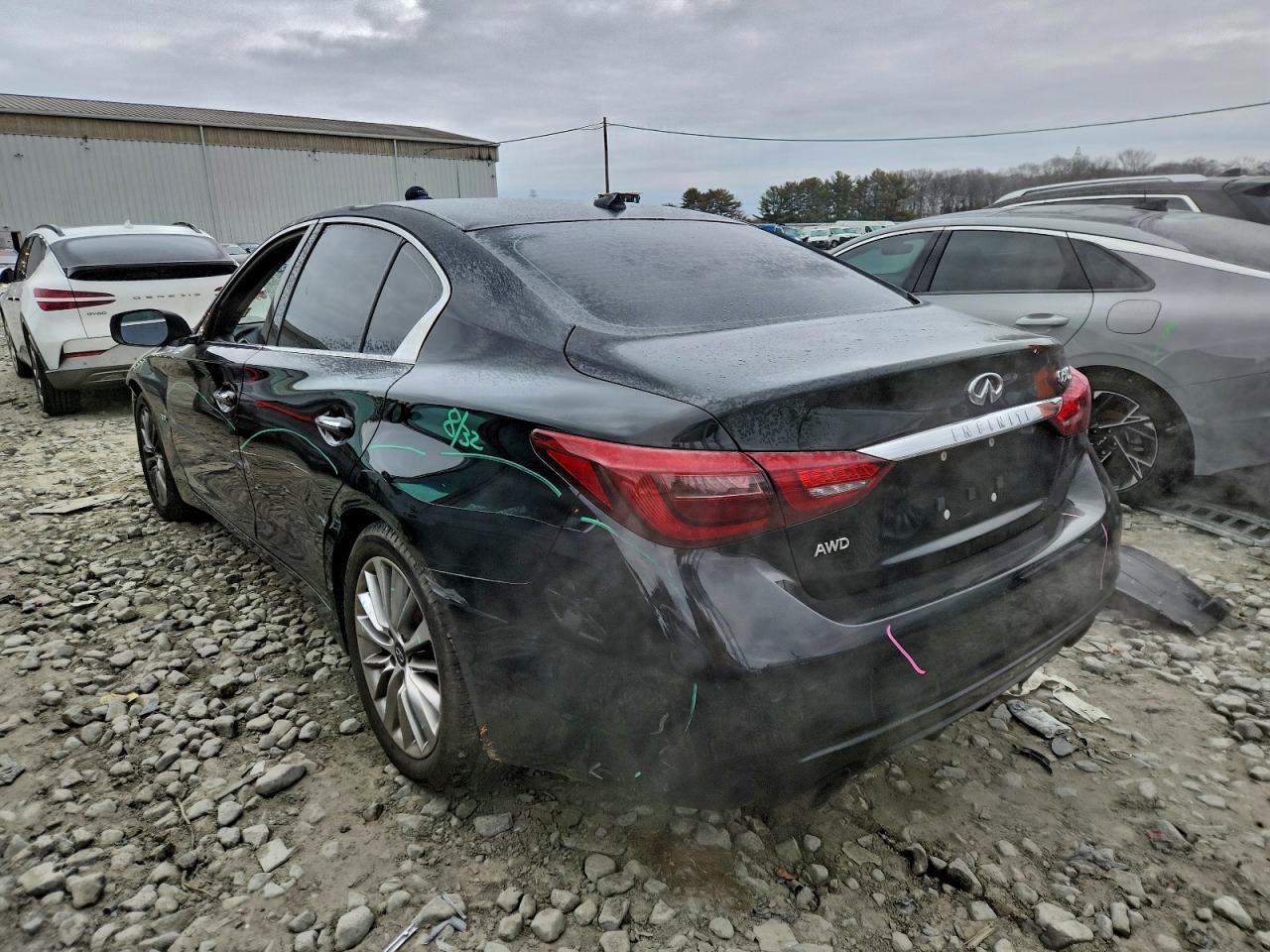 2018 INFINITI Q50 LUXE photo 2