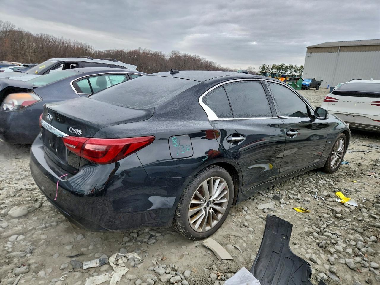 2018 INFINITI Q50 LUXE photo 3