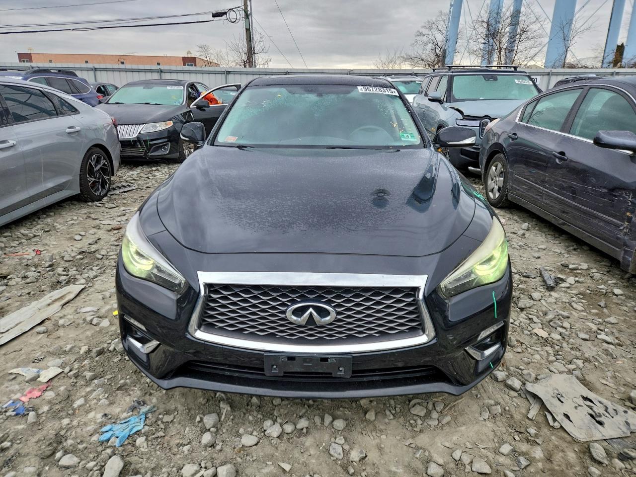 2018 INFINITI Q50 LUXE photo 5