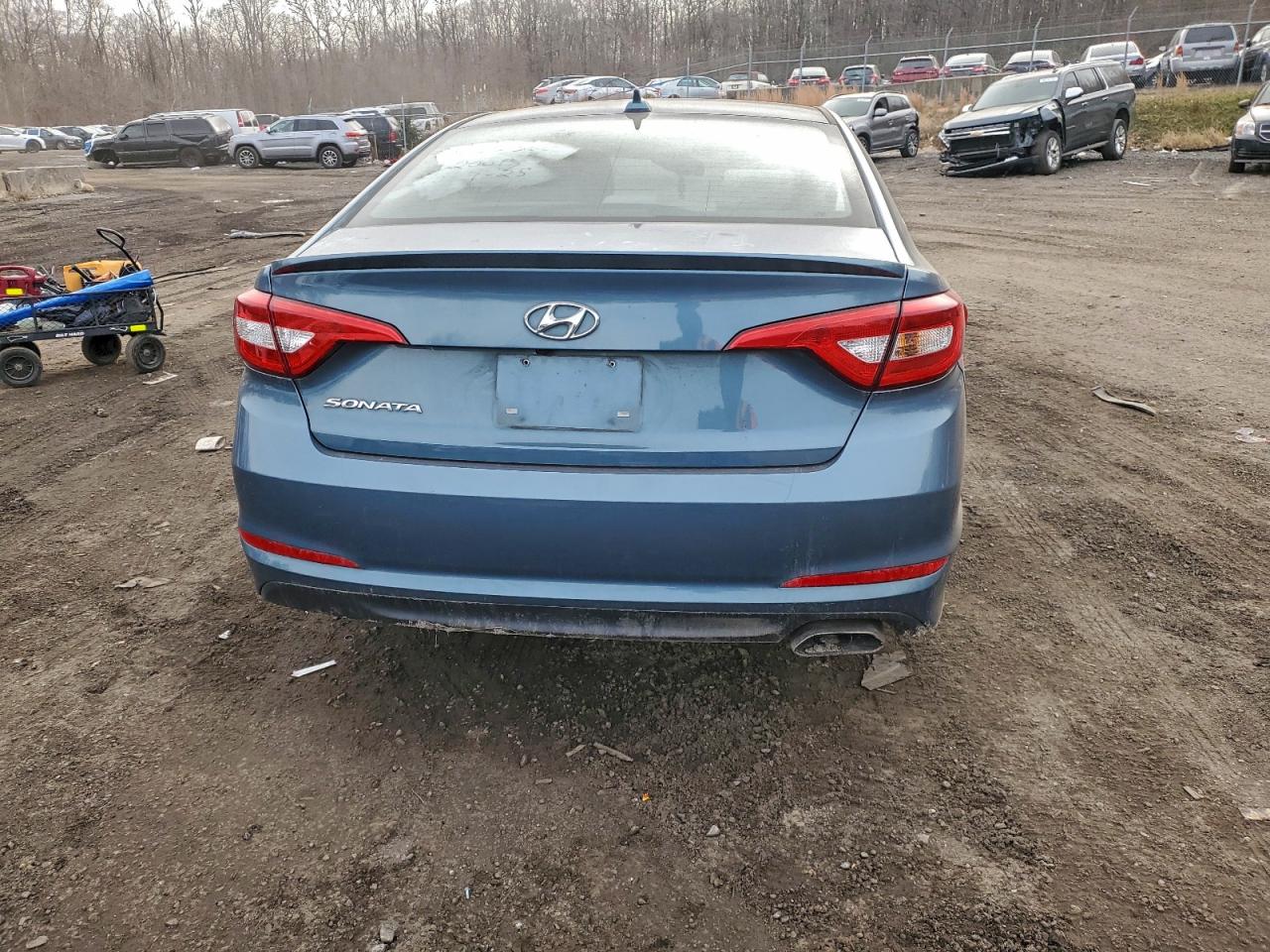 2017 HYUNDAI SONATA SE photo 6