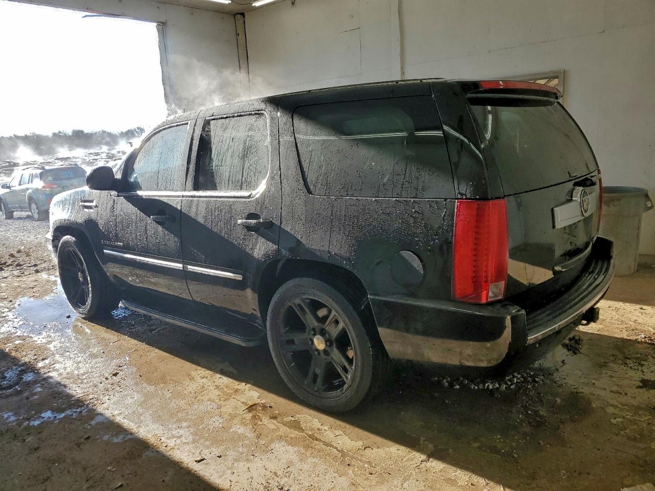 2007 CADILLAC ESCALADE LUXURY photo 2