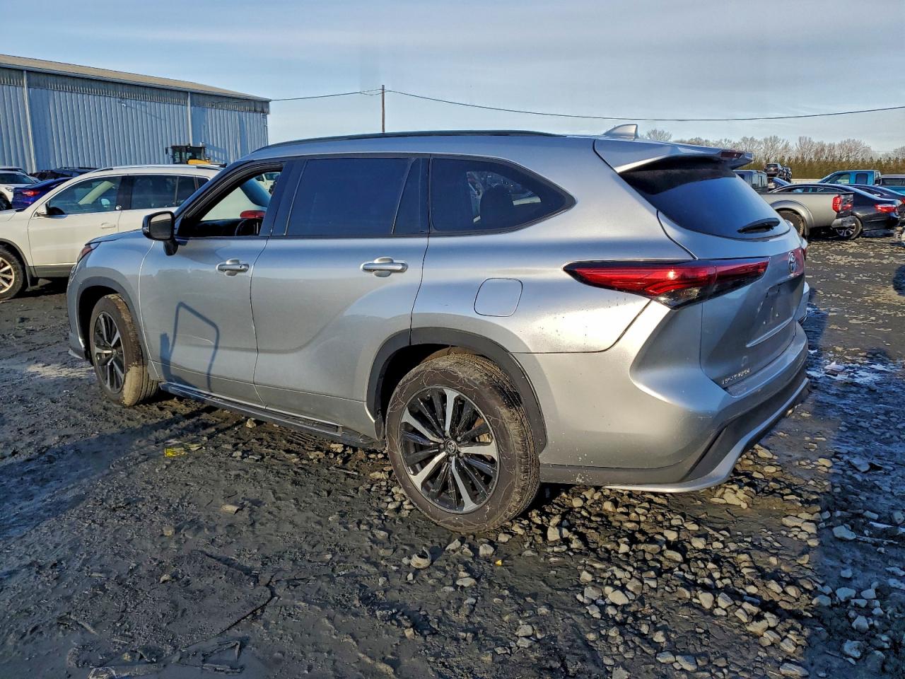 2022 TOYOTA HIGHLANDER XSE photo 2