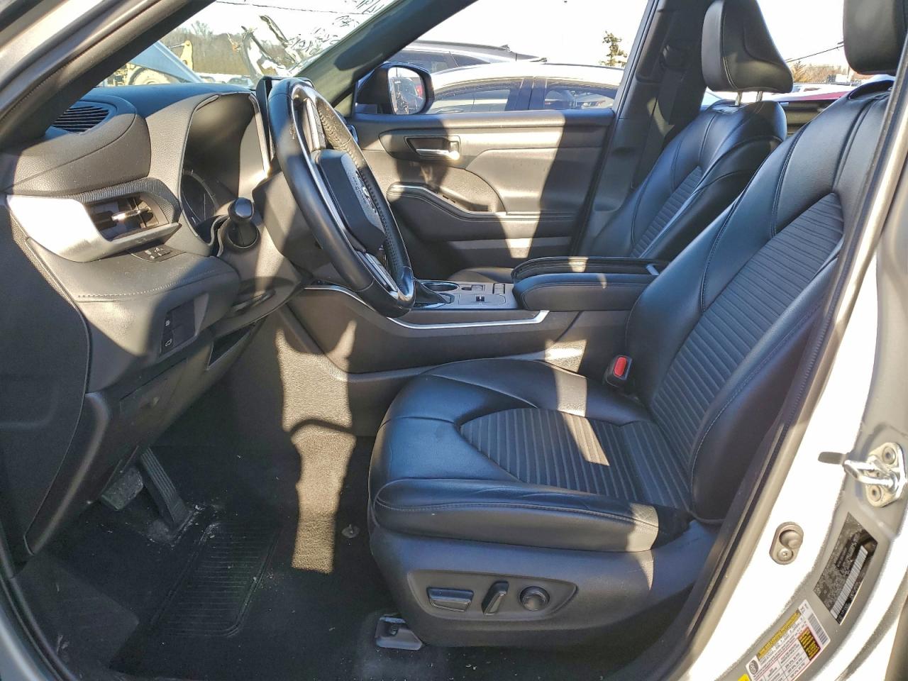 2022 TOYOTA HIGHLANDER XSE photo 7