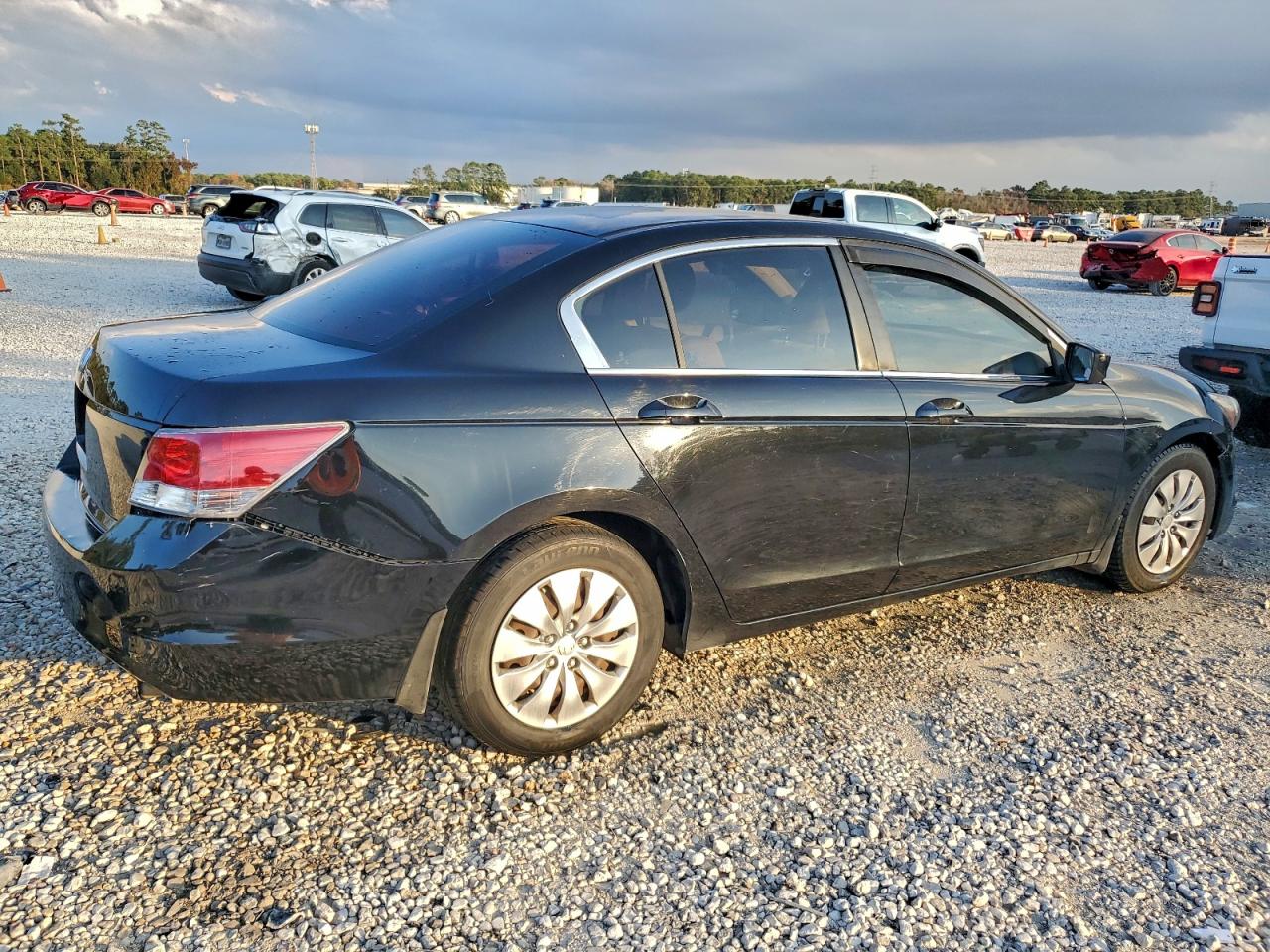 2010 HONDA ACCORD LX photo 3