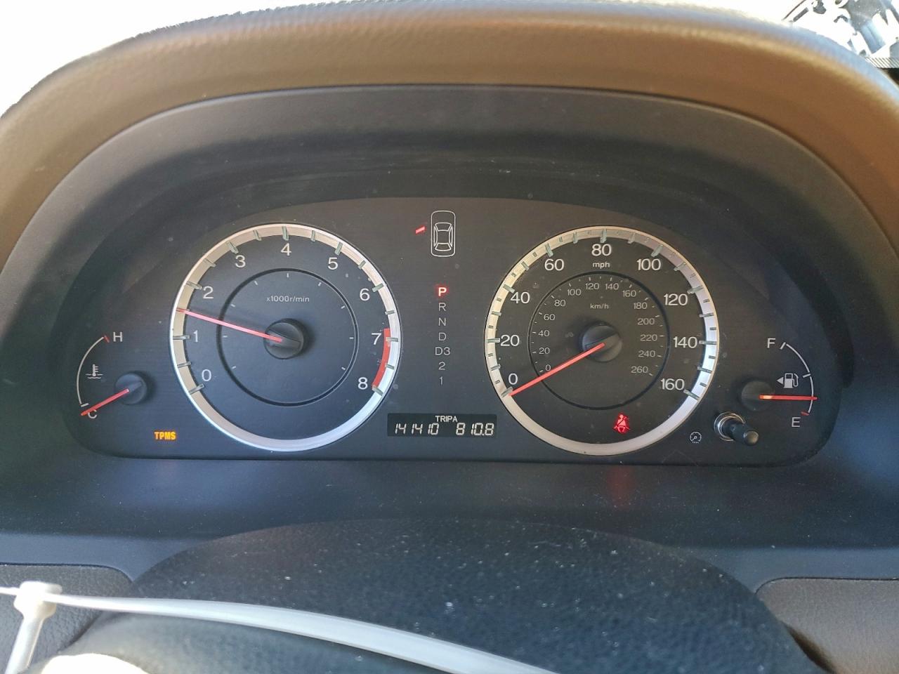 2010 HONDA ACCORD LX photo 9