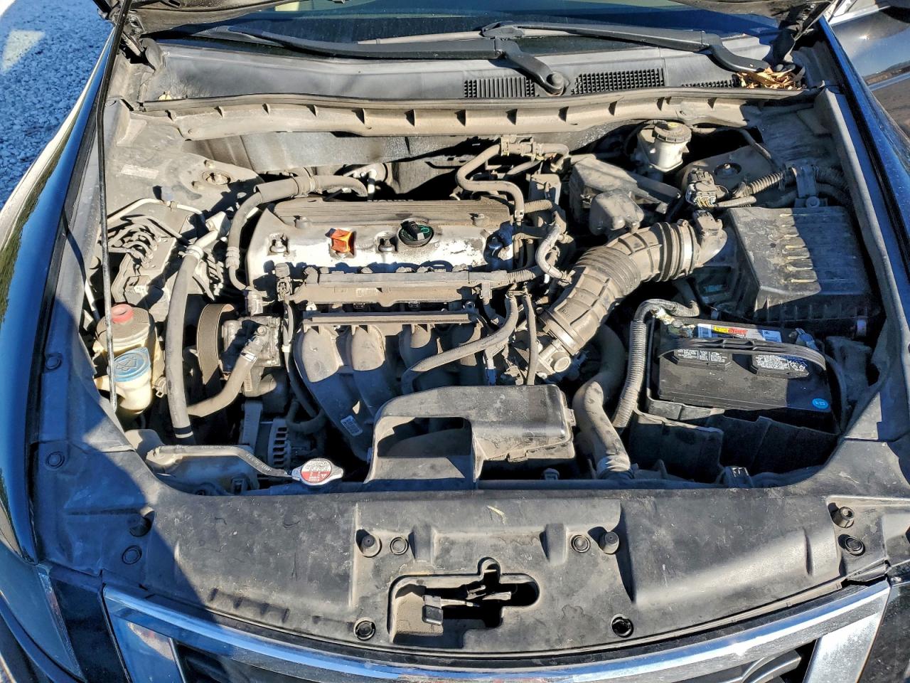 2010 HONDA ACCORD LX photo 11