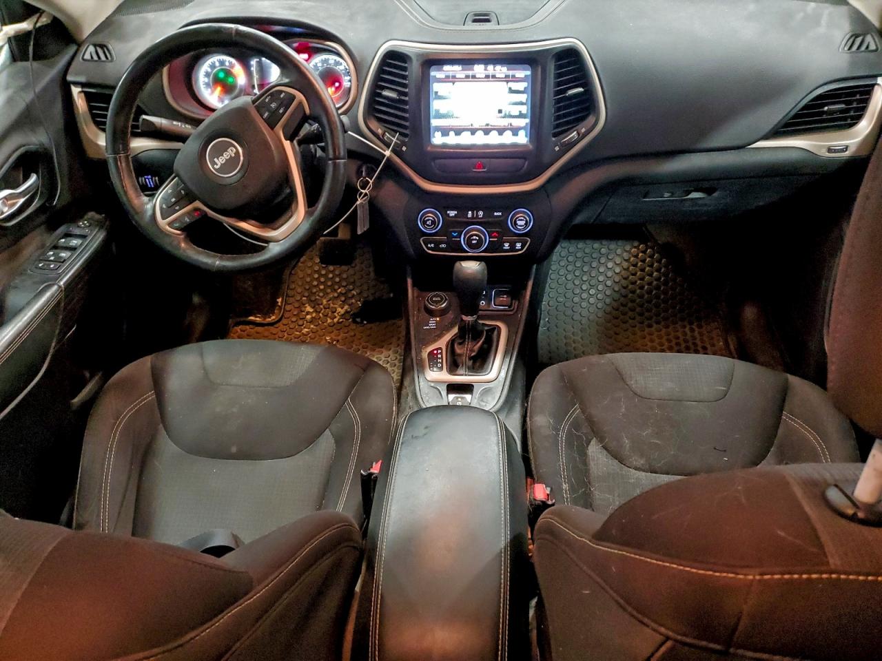 2016 JEEP CHEROKEE LATITUDE photo 8